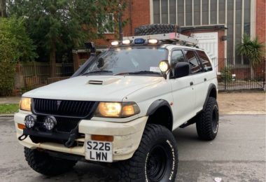 Vand Mitsubishi Challenger in Harrow