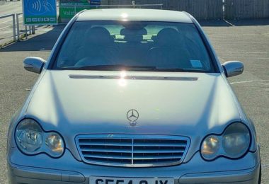 Vand Mercedes C Class 1.8 Benzina in Luton