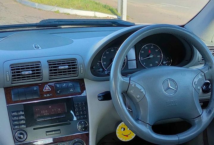 Vand Mercedes C Class 1.8 Benzina in Luton