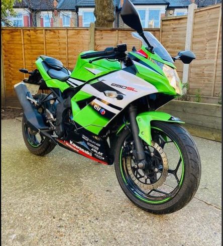 Vand Motor Kawasaki Ninja BX 250 in Grays UK