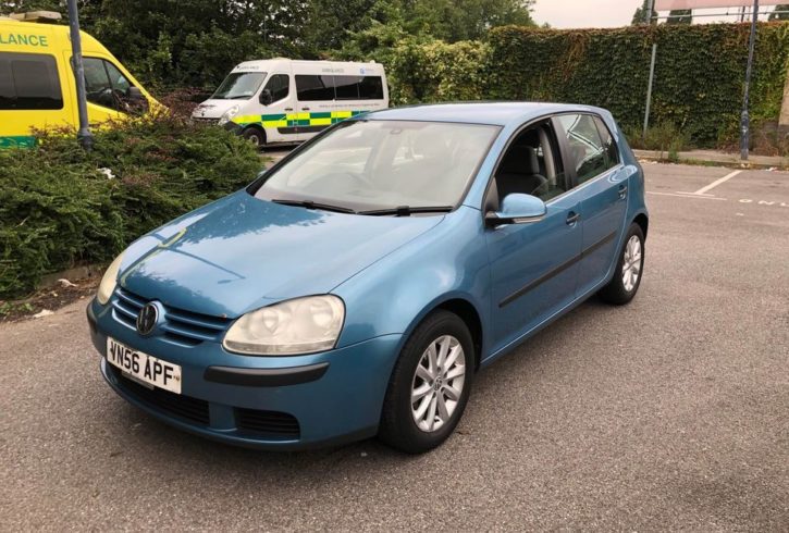 Vand VW Golf 5 1.9 TDI din 2006 in Londra, UK