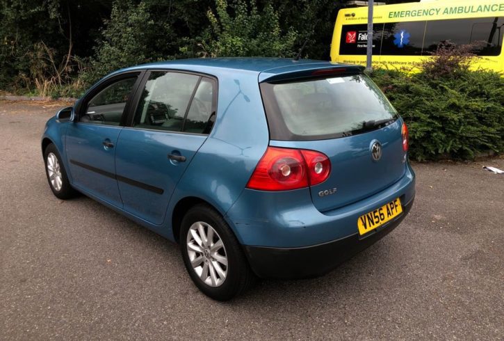 Vand VW Golf 5 1.9 TDI din 2006 in Londra, UK