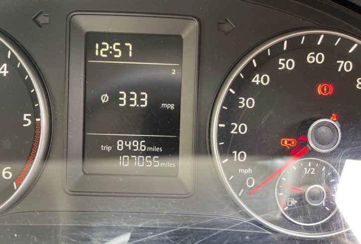 Vand Volkswagen Touran 2011 in Barking Londra