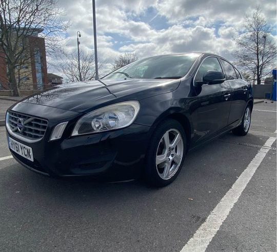 Vand Volvo S60 DriveE 2011 Diesel in Londra UK