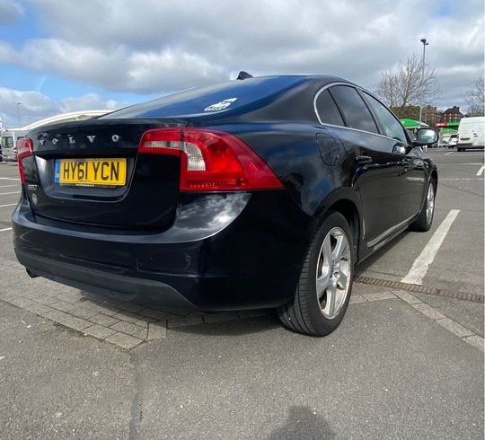 Vand Volvo S60 DriveE 2011 Diesel in Londra UK