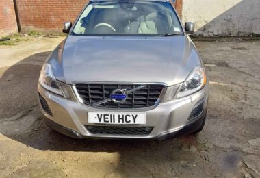 Vand Volvo XC60 2.4 D5 SE SUV in Londra UK