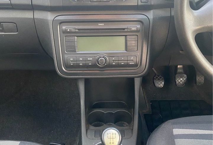 Vand auto Skoda Roomster 1.4 din 2006 in Enfield