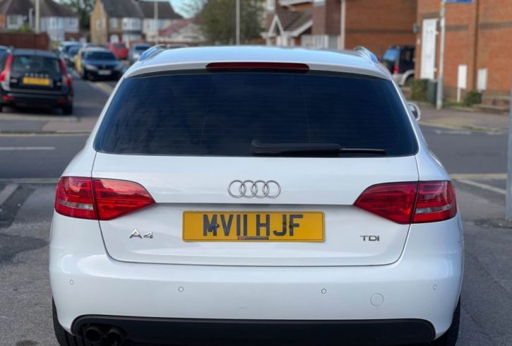 Vanzare Auto Audi A4 Avant 2.0 TDI in Luton UK