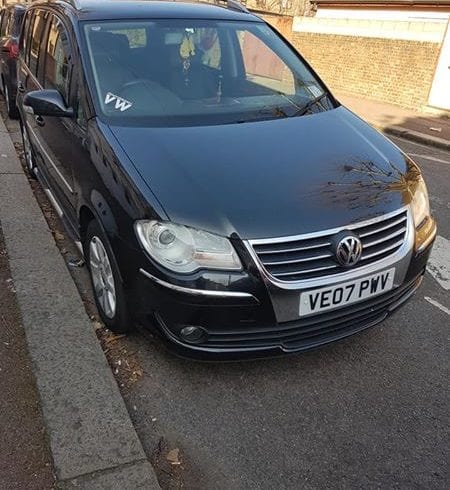Vand Auto Volkswagen Touran an 2007 - Londra Est Vand Auto Volkswagen Touran an 2007 - Londra Est