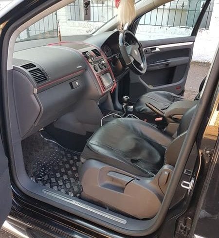 Vand Auto Volkswagen Touran an 2007 - Londra Est Vand Auto Volkswagen Touran an 2007 - Londra Est