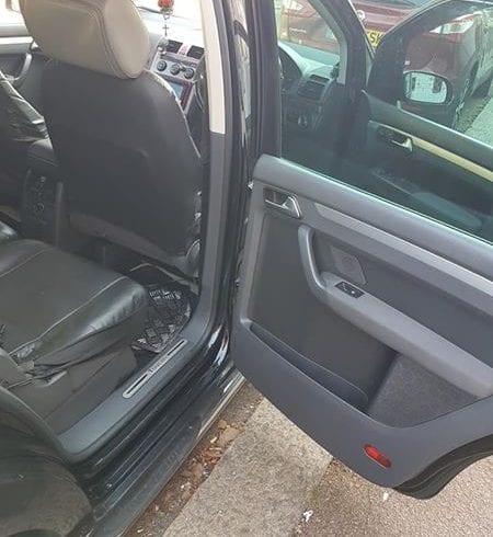 Vand Auto Volkswagen Touran an 2007 - Londra Est Vand Auto Volkswagen Touran an 2007 - Londra Est