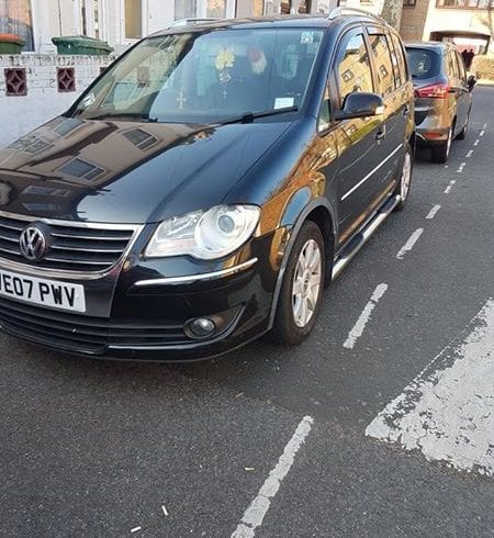 Vand Auto Volkswagen Touran an 2007 - Londra Est Vand Auto Volkswagen Touran an 2007 - Londra Est