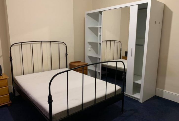 Camera de închiriat pentru un cuplu aproape de Seven Kings - Imagine 3 Camera de închiriat pentru un cuplu aproape de Seven Kings - Imagine 3