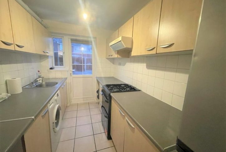 Chirie Casa 4 Dormitoare in Barking IG11 Londra UK Chirie Casa 4 Dormitoare in Barking IG11 Londra UK