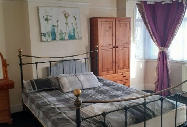 casa de inchiriat in Queensbury casa de inchiriat in Queensbury