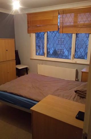 Inchiriez 2 camere duble intr-o casa foarte spatioasa in Welling Bexley DA16