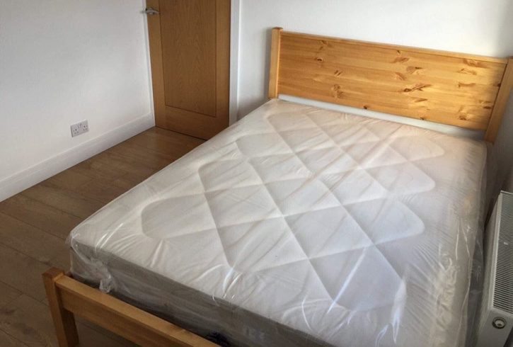 chirie camera dubla Canning Town