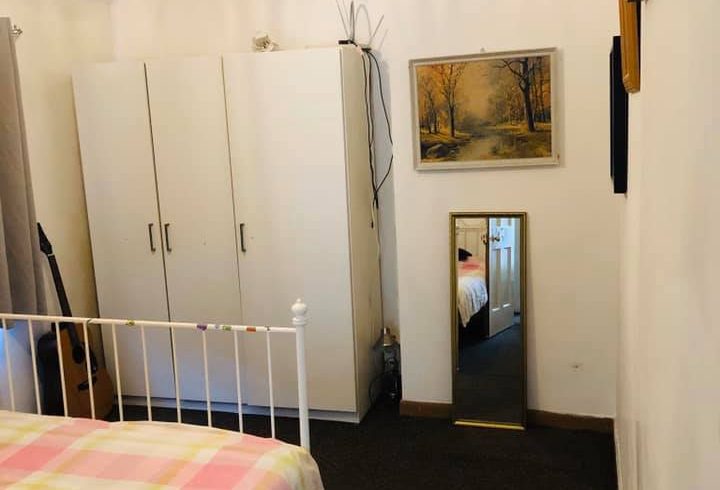 chirie camera dubla Dagenham