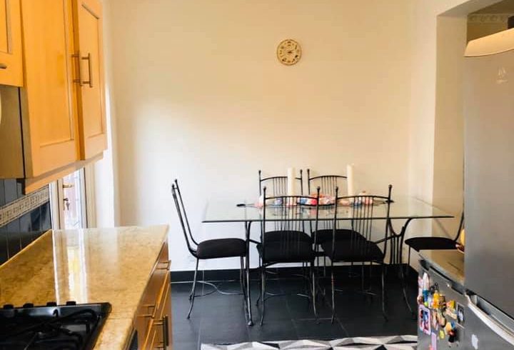 chirie camera dubla Dagenham