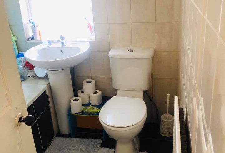 Camera dubla spre inchiriere pentru un cuplu in zona Dagenham - Imagine 6