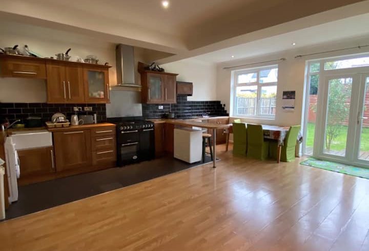 chirie casa 5 camere in HA8 chirie casa 5 camere in HA8