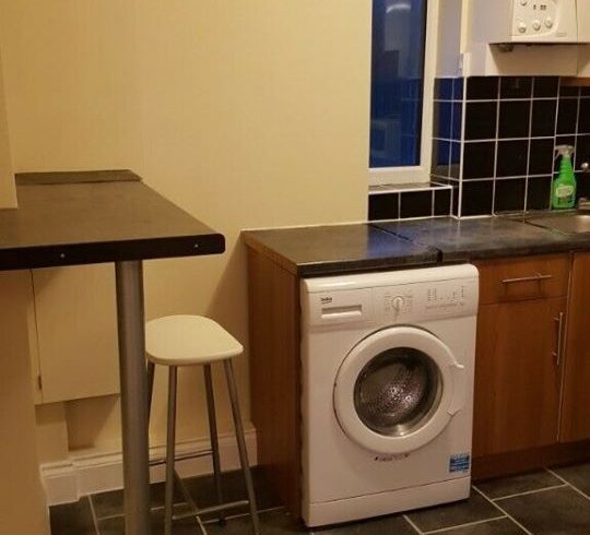 Inchiriem apartament cu o camera in zona East Finchley - Imagine 5